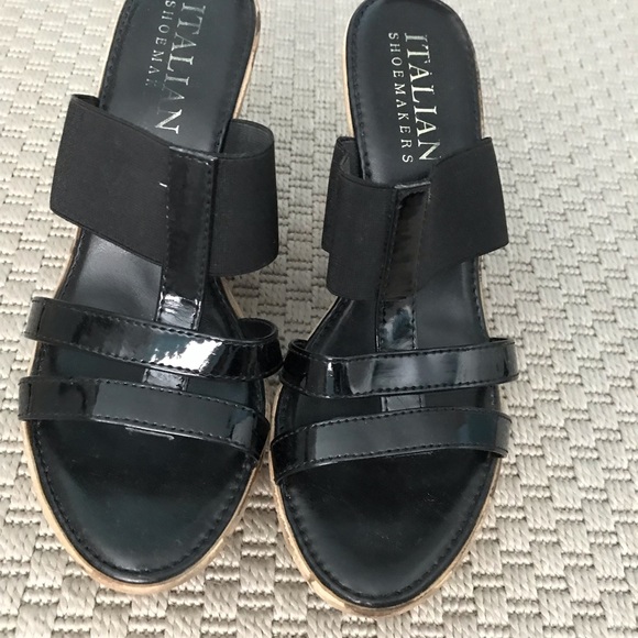 Italian Shoemakers Black Wedge Sandals - Picture 3 of 4